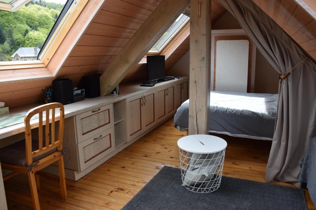 Petit Duplex De Charme Sous Les Toits Du Mont-Dore Екстер'єр фото